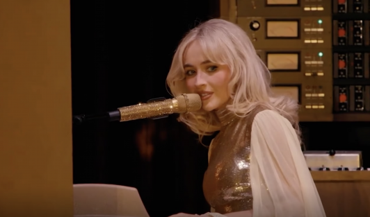 “Podría haberlo manejado mejor”: Sabrina Carpenter se disculpa por reacción ante grito árabe de celebración en Coachella 2026